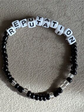 White Letter 'REPUTATION' Beaded Bracelet — Black & Clear Beads